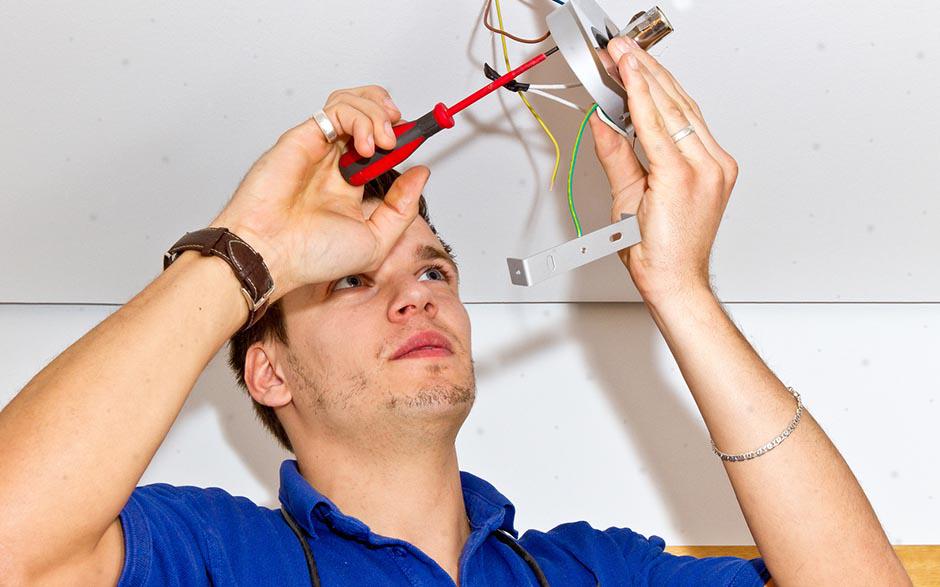 électricien de maintenance Jouy-le-Moutier